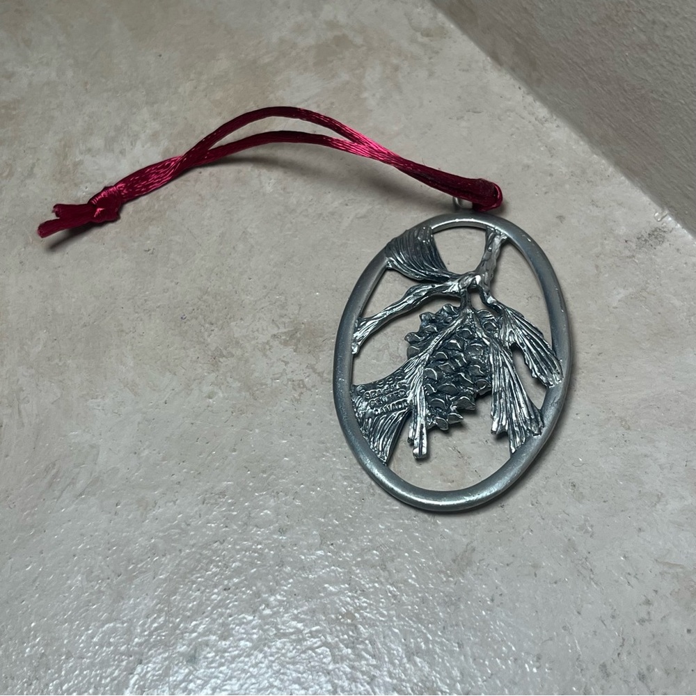 Vtg xmas 1993 seagull pine cone ornament